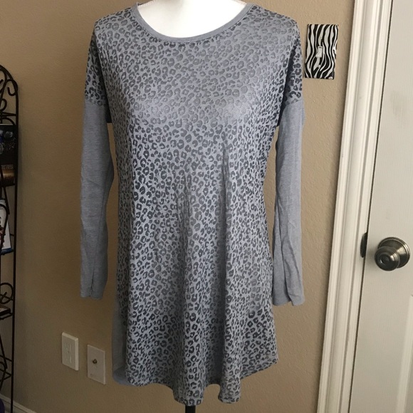 VS Cheetah Animal Print Long Sleeve Night Gown - Picture 3 of 5